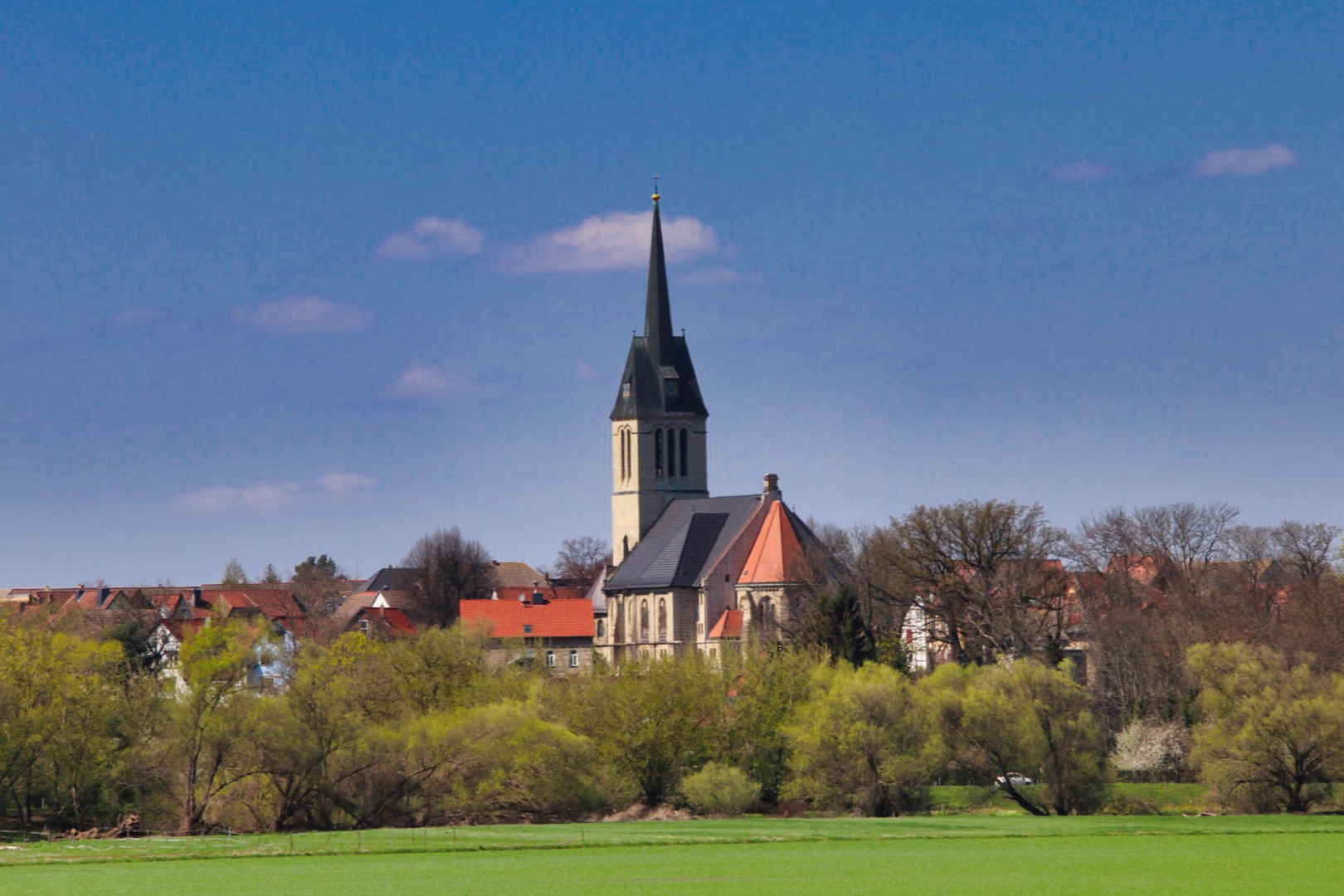 Jedes Dorf hat eine Kirche 2