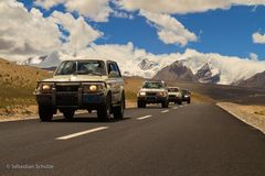 Jeepkolonne durch Tibet