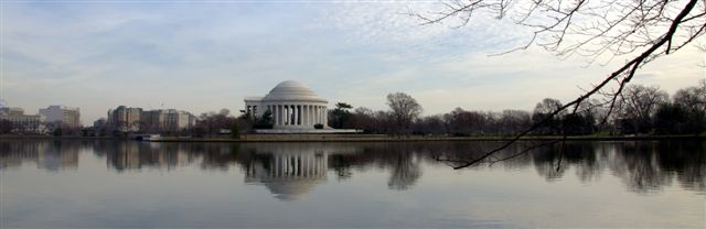 Jeferson Monumento and Tildan Basin, Washington DC. USA