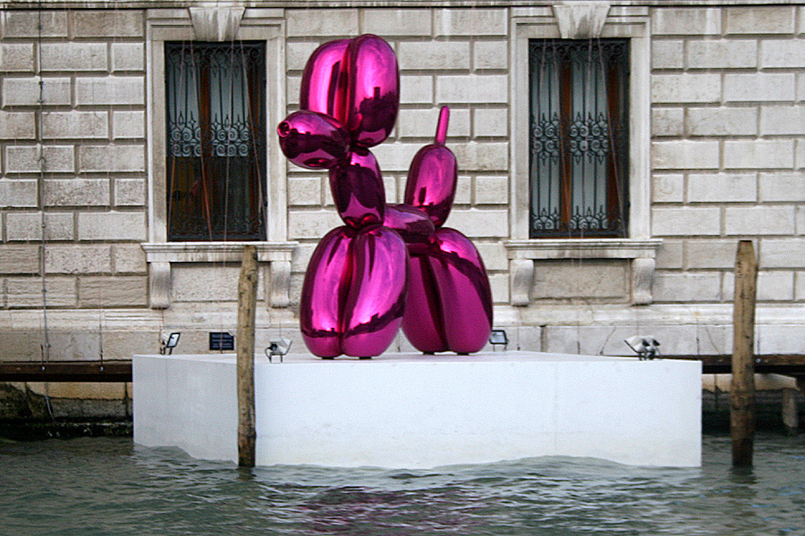 Jeff Koons is watching you...