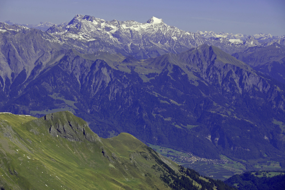 Jenins in alpiner Umgebung Foto & Bild landschaft, berge, natur
