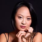 Jenny Le in "Werbung für Schmuck"