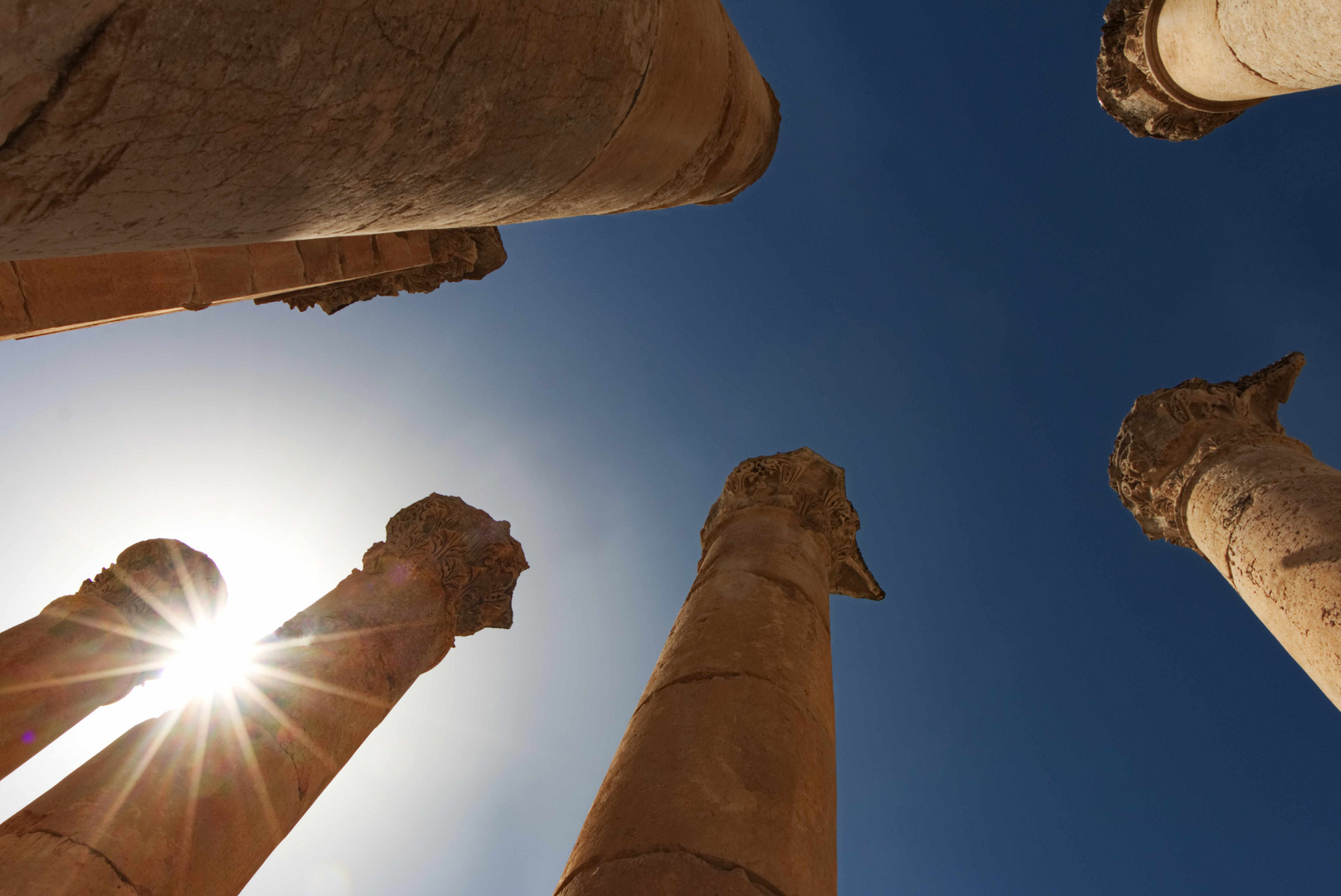 Jerash: Sun on Zeus temple