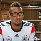 Jerome Boateng und die modische Brille