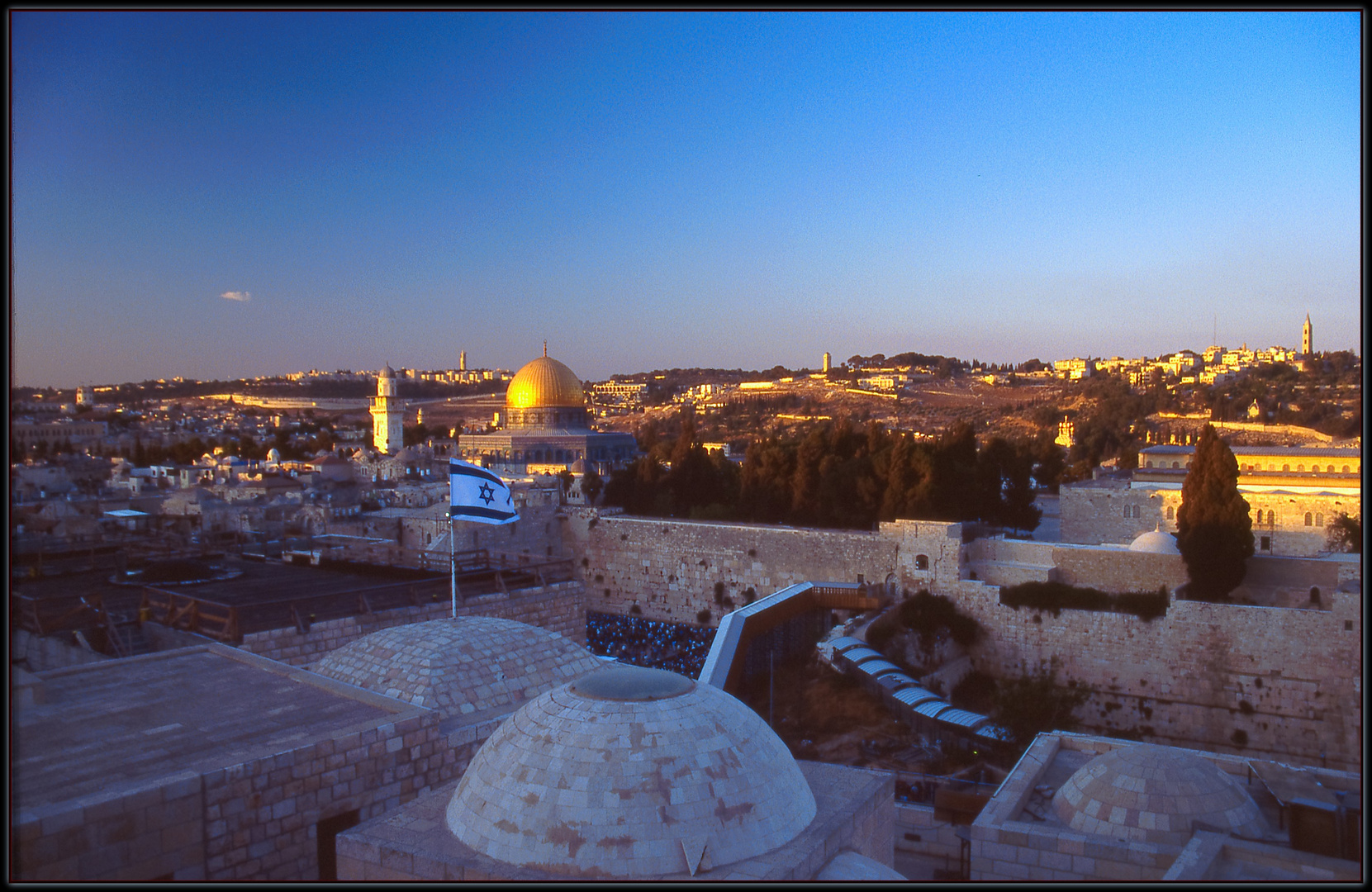 Jerusalem Abends (oder:) Zugticket von Auschwitz nach Jerusalem - einfache Fahrt, keine Rückfahrt