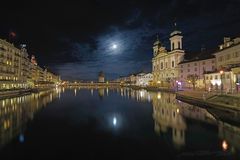 Jesuitenkirche Luzern mit Vollmond