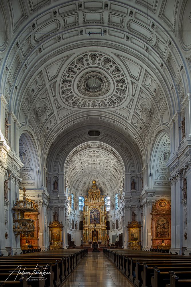  Jesuitenkirche St. Michael in München