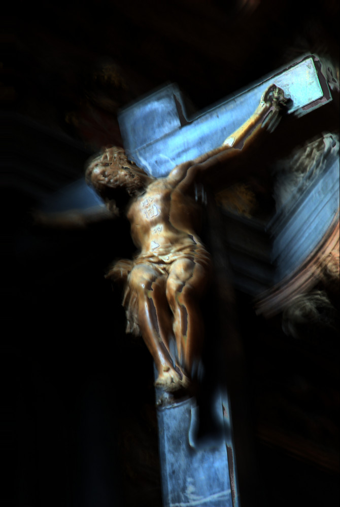 Jesus am Kreuz im Mainzer Dom