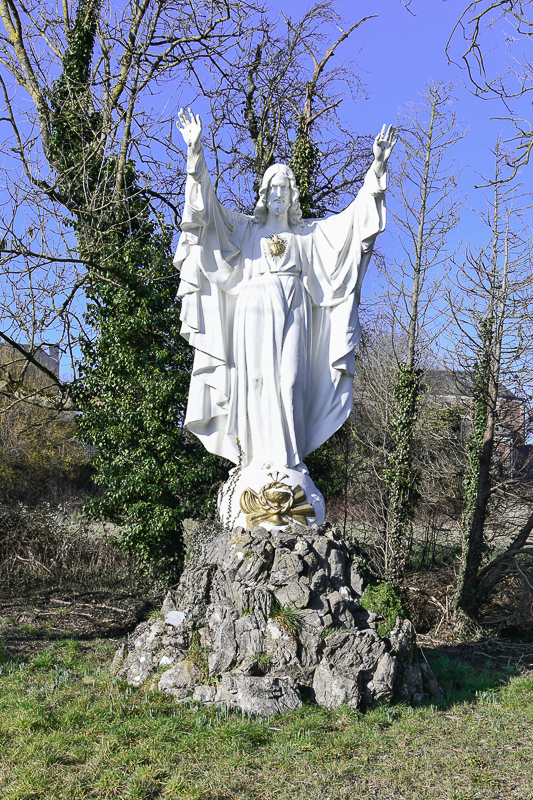 Jesus- Heiliges Herz-Statue