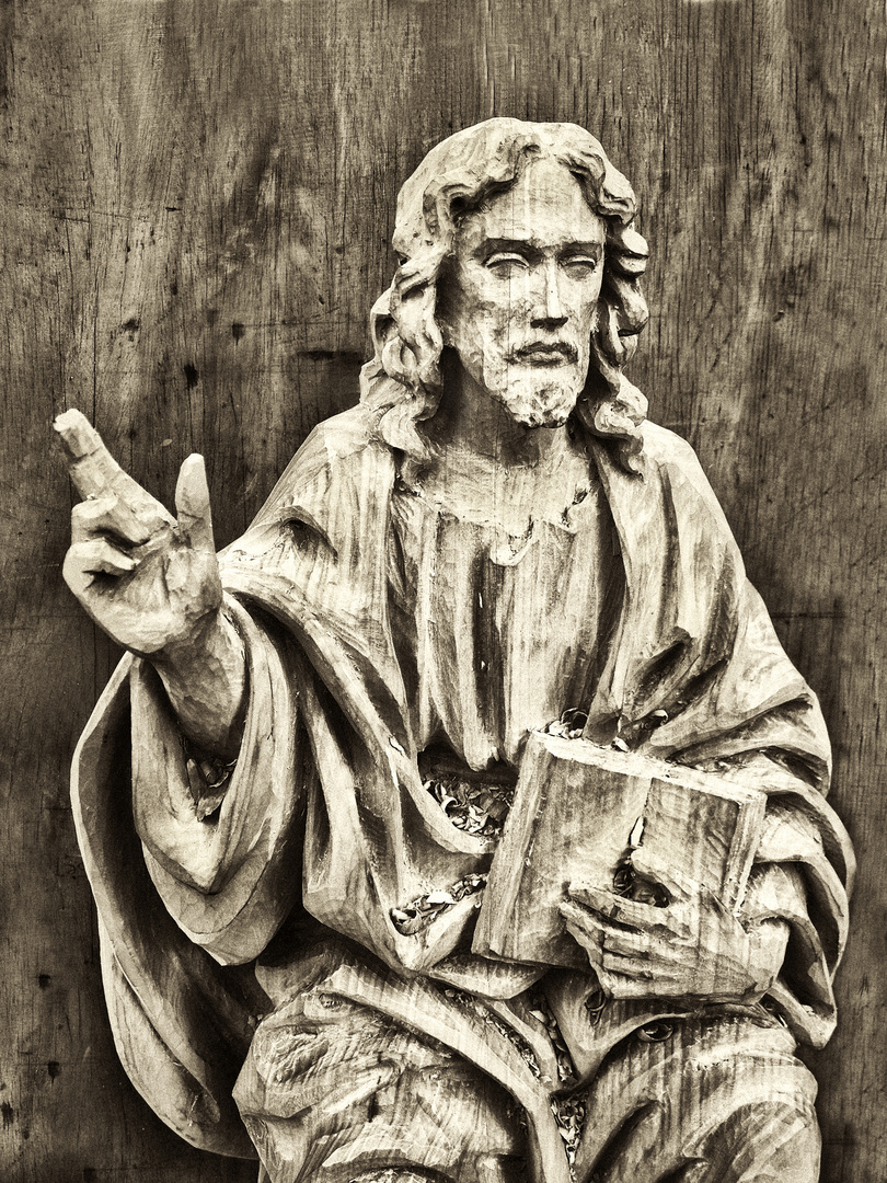 Jesus-Holzschnitzerei