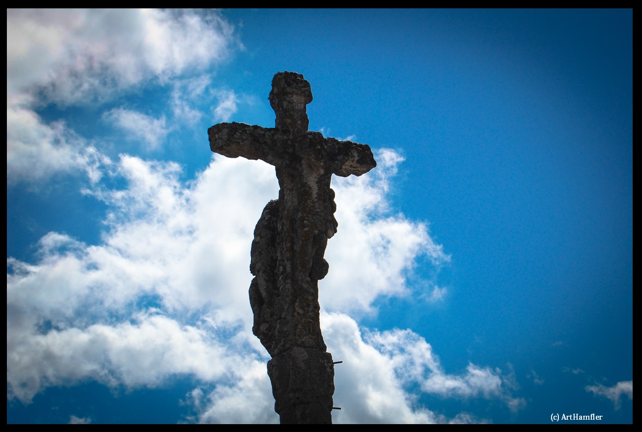 Jesus Kreuz Wolken Spanien Jakobsweg