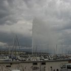 Jet d'Eau de Genève avec le port et les tags de la ville