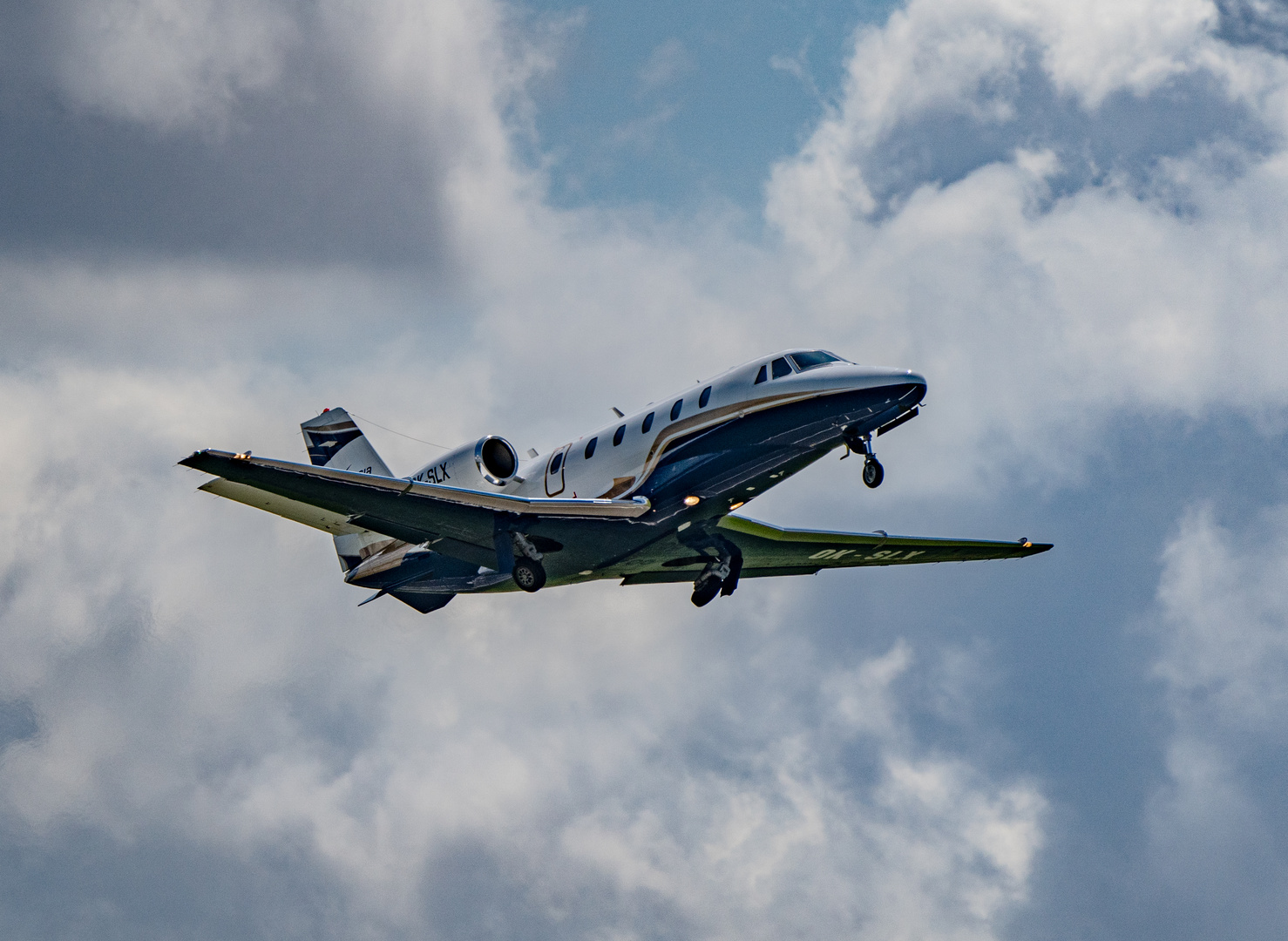 Jet im Steigflug