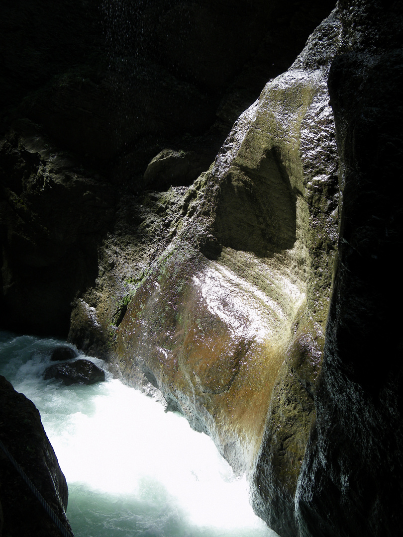 Jeu de Lumière dans la Partnachklamm (Bavière)