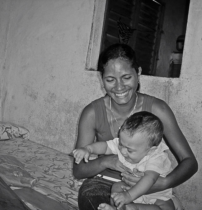 Jeu de rire et de vie entre une Maman et son petit