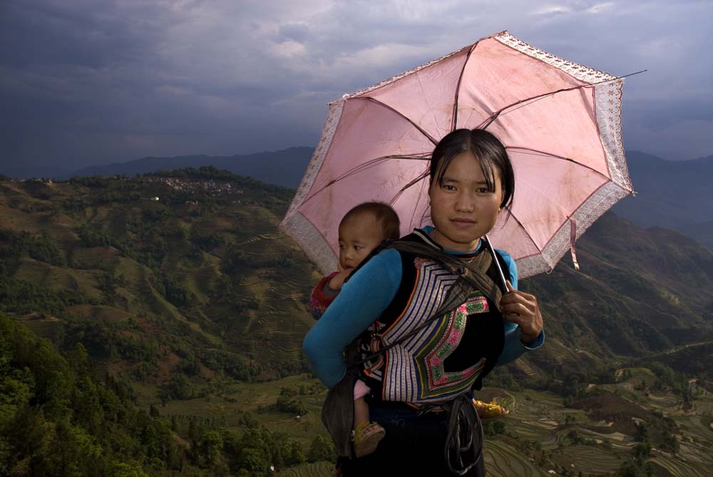 jeune mère avec son enfant près de Yuang Yuang