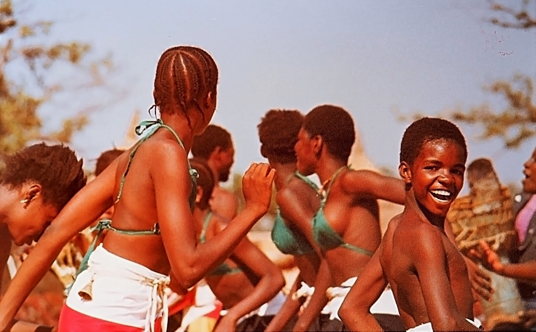 Jeunes danseuses folkloriques maliennes