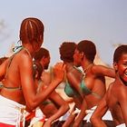 Jeunes danseuses folkloriques maliennes