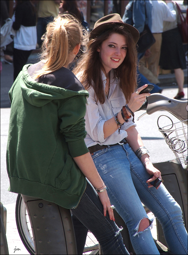 Jeunes Parisienne