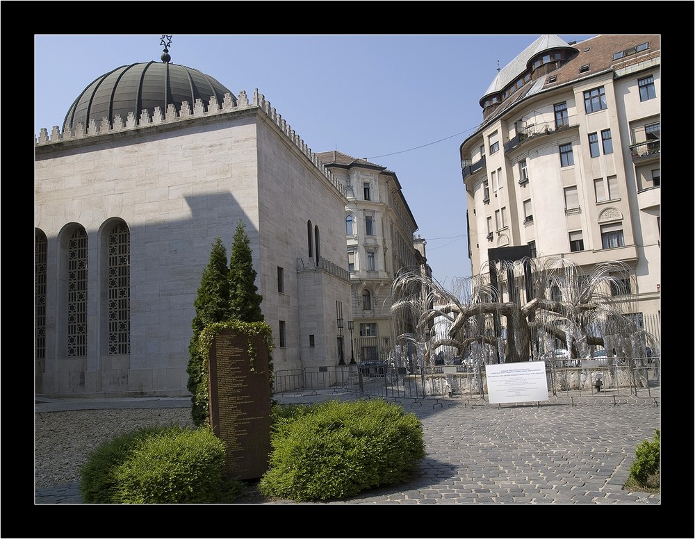 Jewish Synagogue , inside park