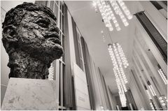 JFK Bust