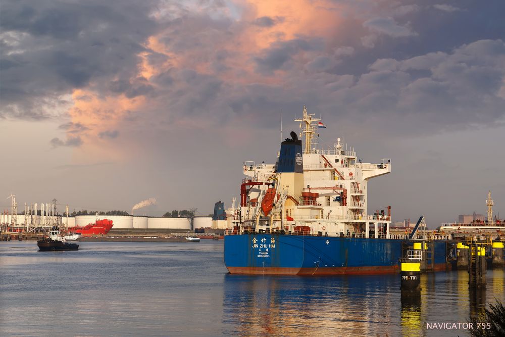 JIN ZHU HAI, Tanker, Caland Canal, Rotterdam.