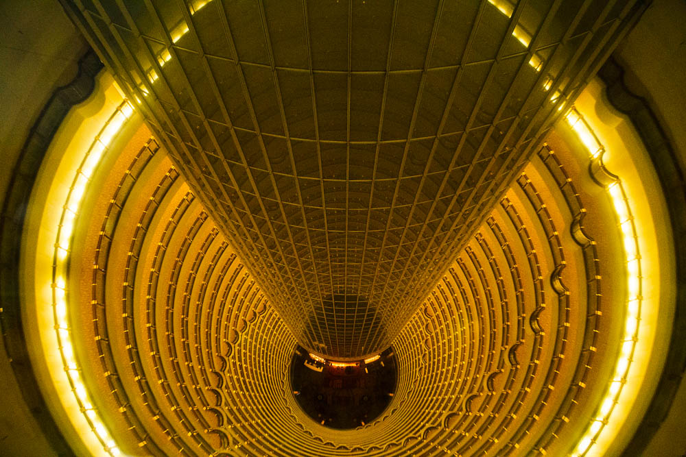 Jinmao Tower - er lässt tief blicken!