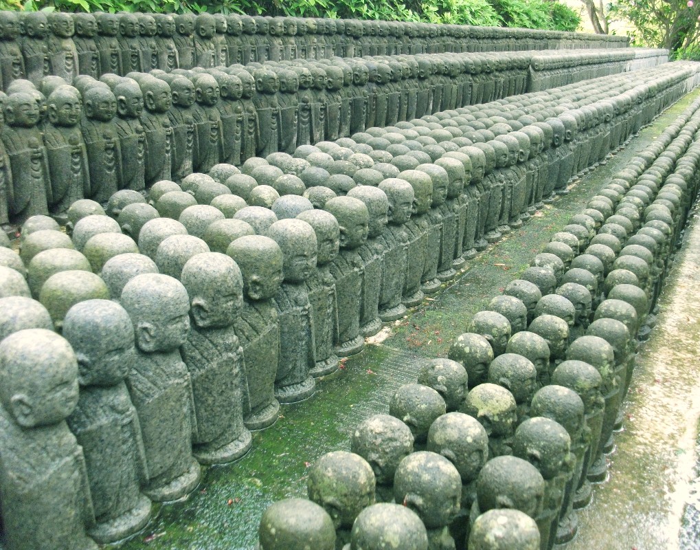 JizoStatuen im HasederaTempel, Kamakura, Japan Foto & Bild asia