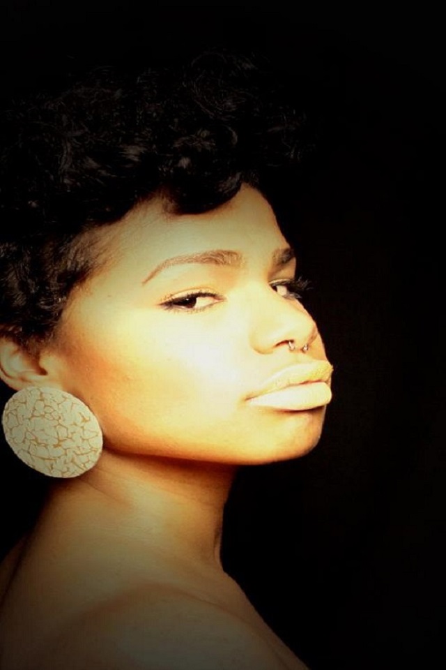 Joana aus Essen - afrikanischer Schmuck und Model