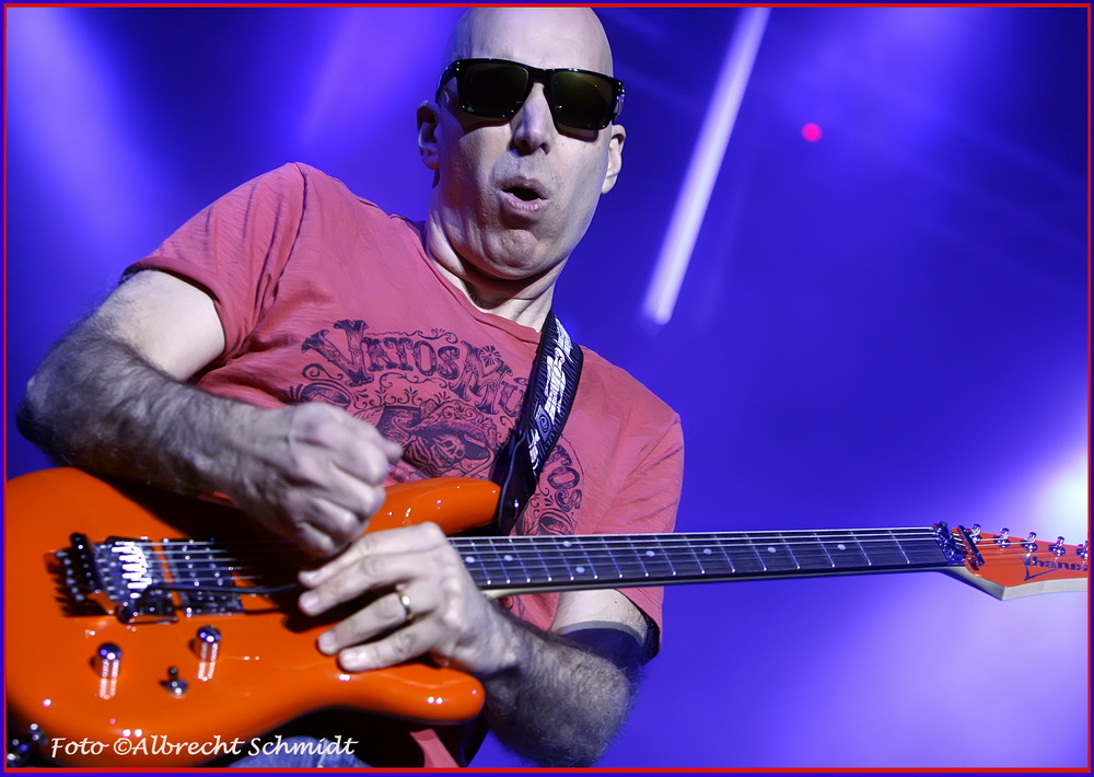 Joe Satriani