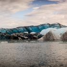 Jökulsárlón - blauer Eisberg