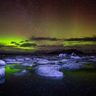 Jökulsarlon Gletschersee mit Nordlicht