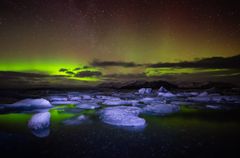 Jökulsarlon Gletschersee mit Nordlicht