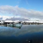 Jökulsárlón mit treibenden Eisbergen