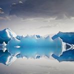 Jökulsarlón Reflection