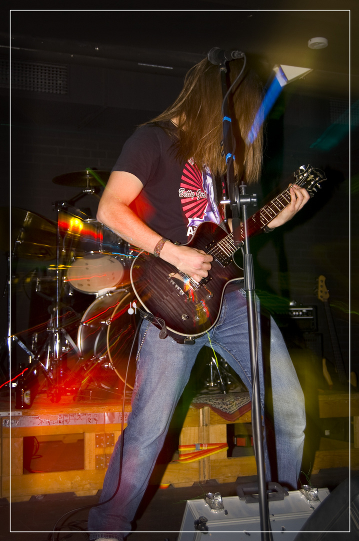 Joey (Guitar/Vocals)