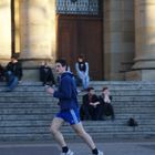 Jogger vor der Oper in Stuttgart