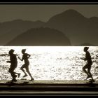 Jogging an der Copacabana kurz nach Sonnenaufgang