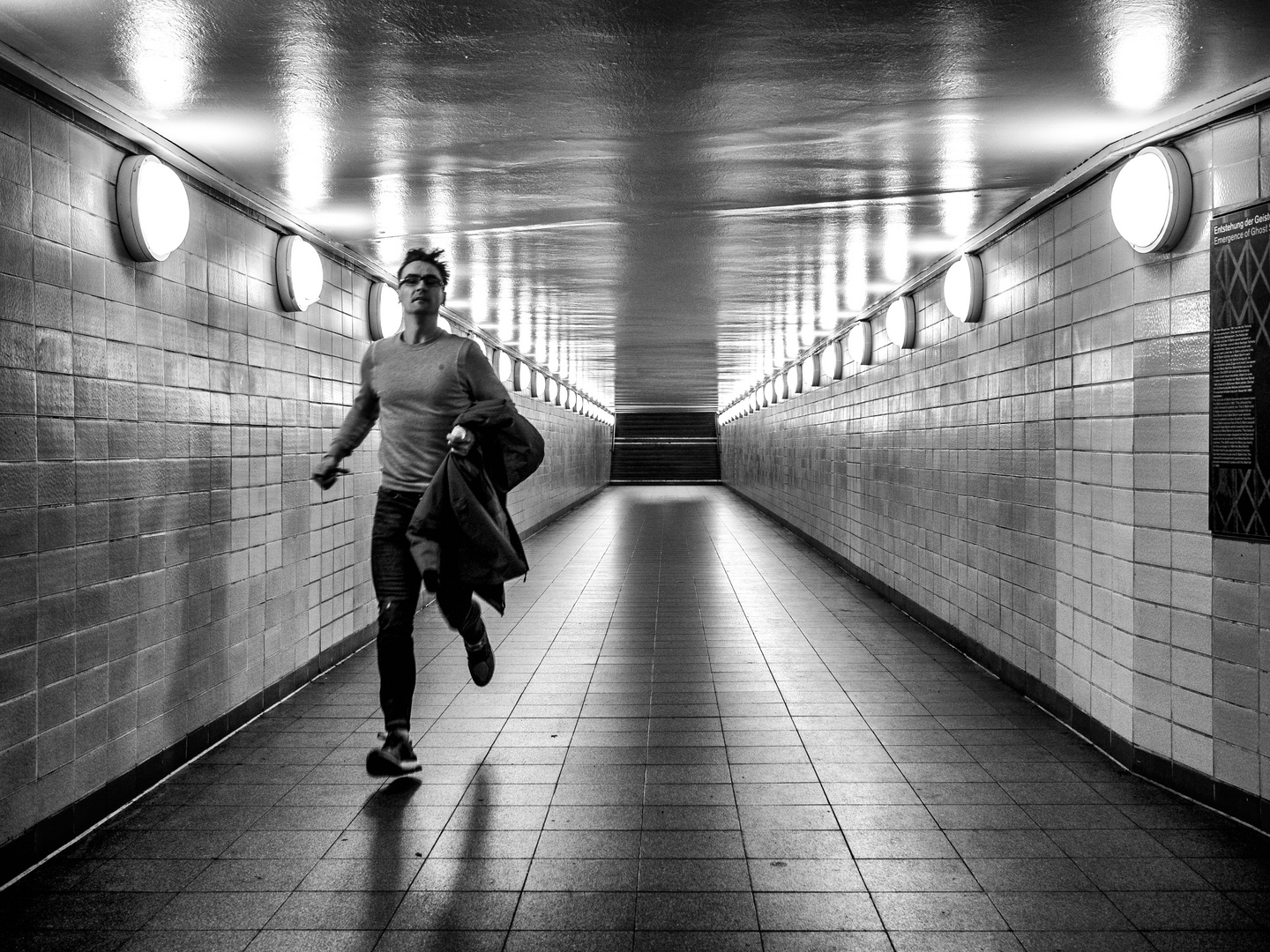 Jogging im UBahntunnel, Berlin