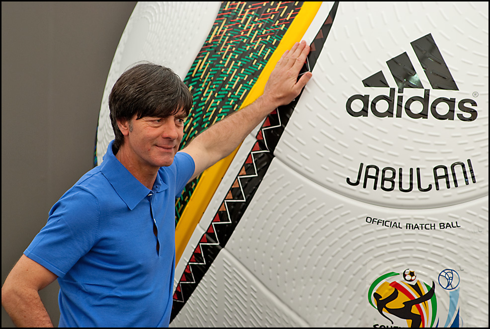 Jogi und der Ball