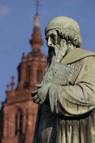 Johannes Gutenberg vor Mainzer Dom