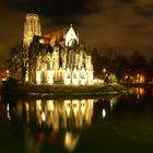 Johanneskirche am Feuersee bei Nacht