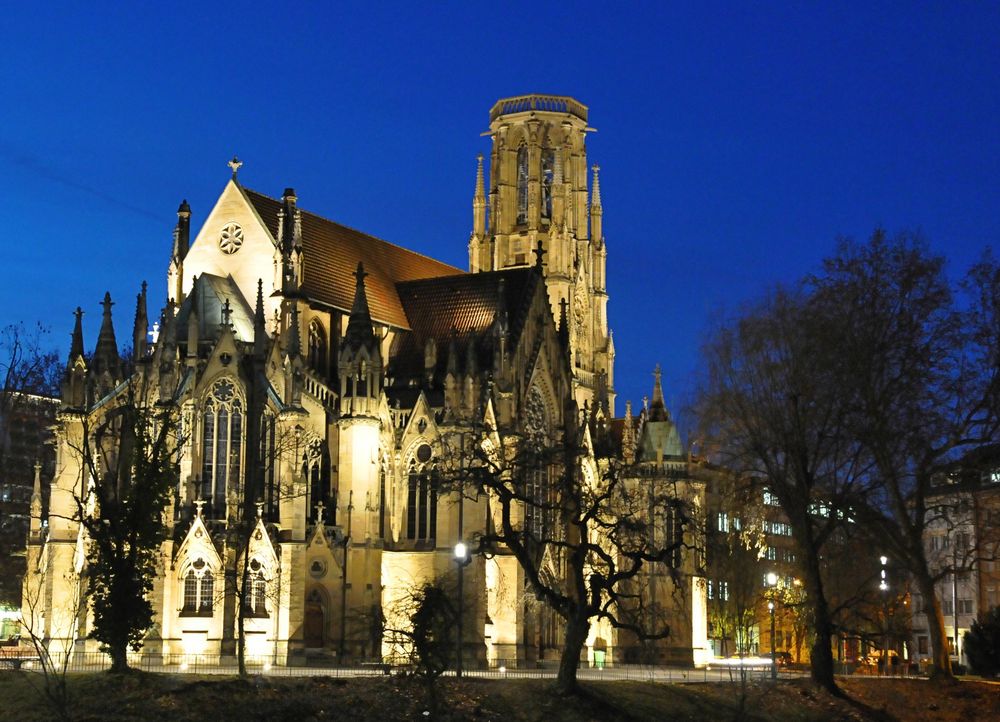 Johanneskirche in Stuttgart zur blauen Stunde