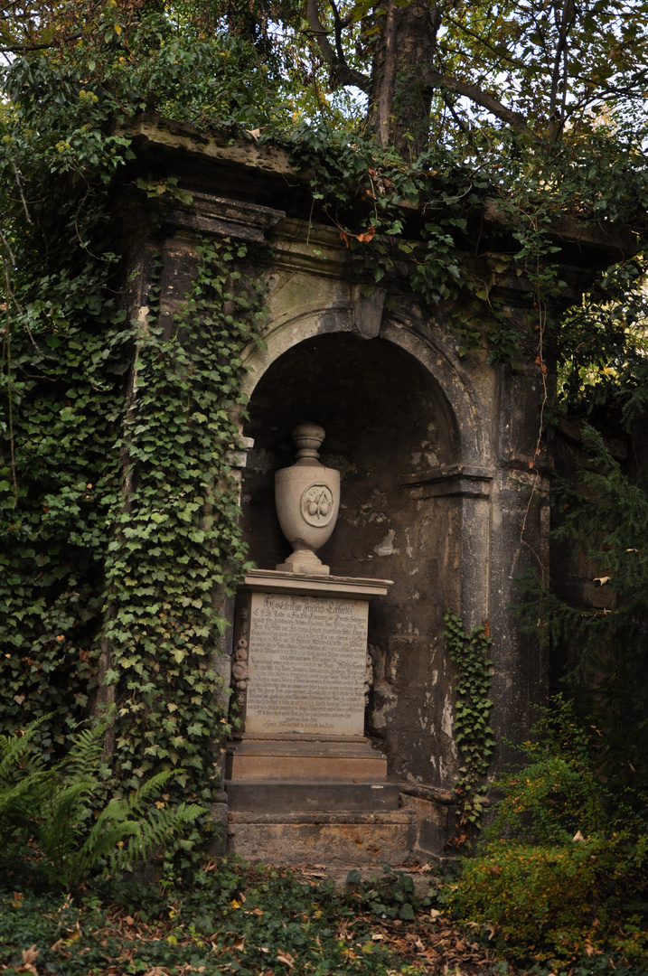 Johannisfriedhof