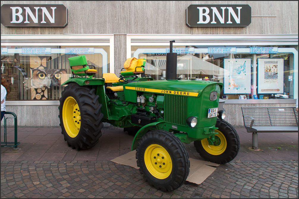 John Deere 2020