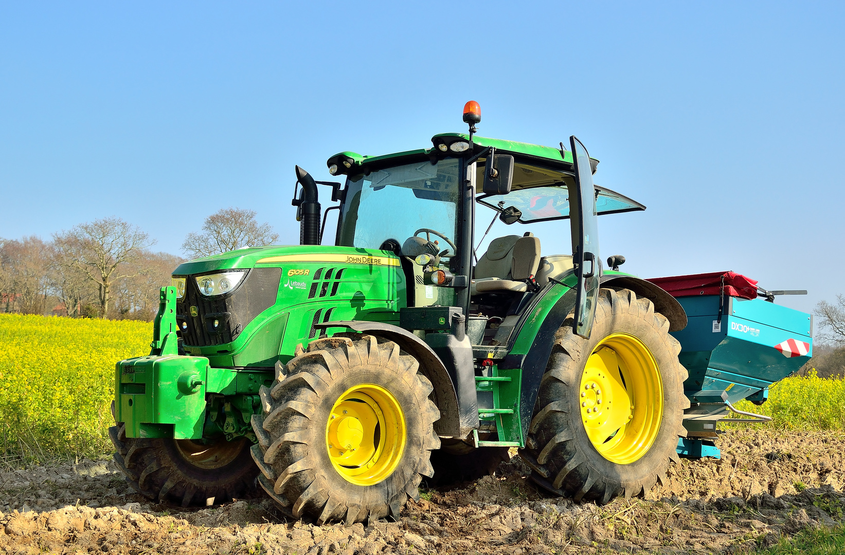 JOHN DEERE 6105 R