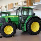 John Deere 6830