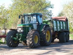 John Deere 7710