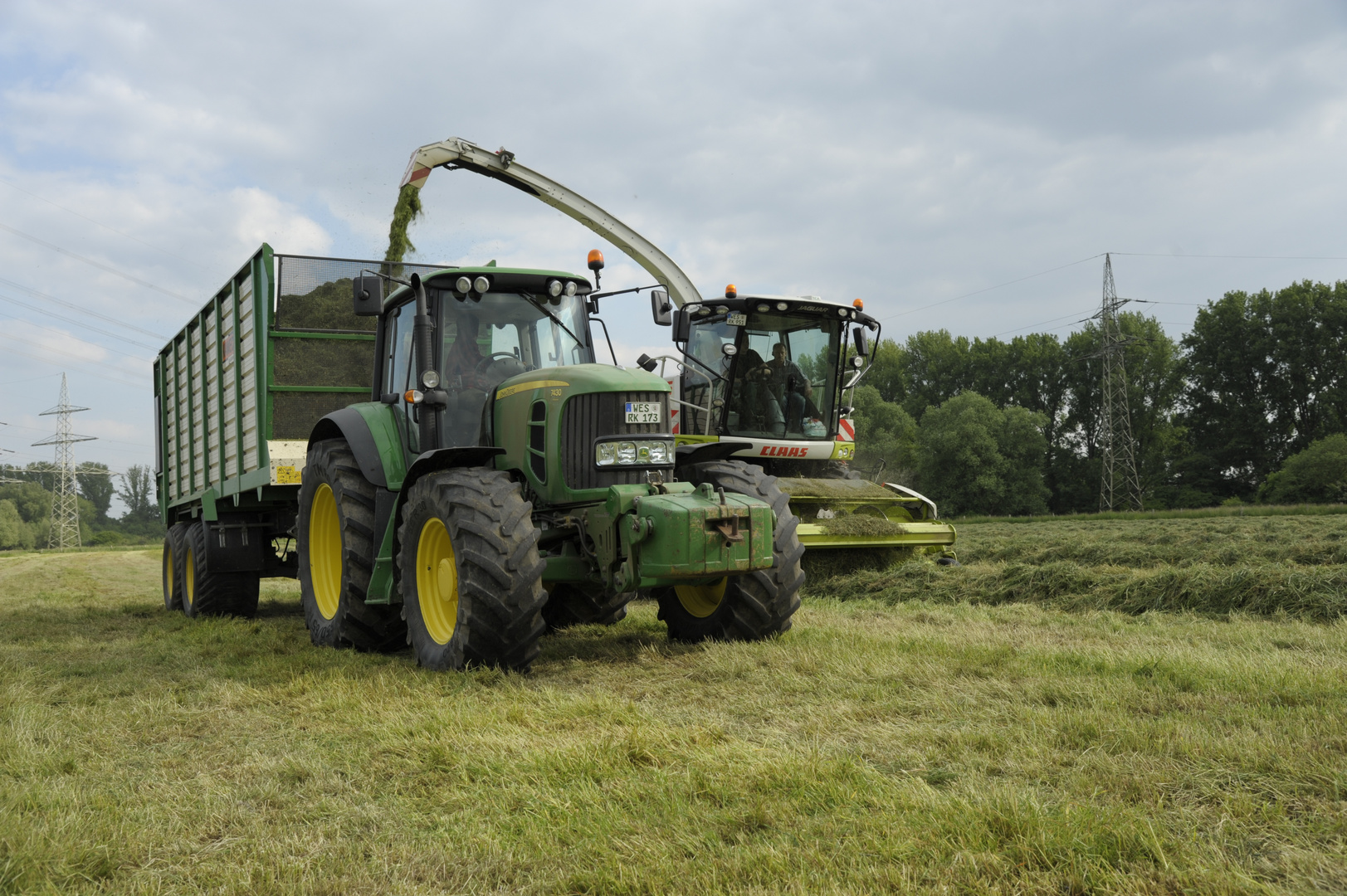 John Deere & Claas Jaguar in Action