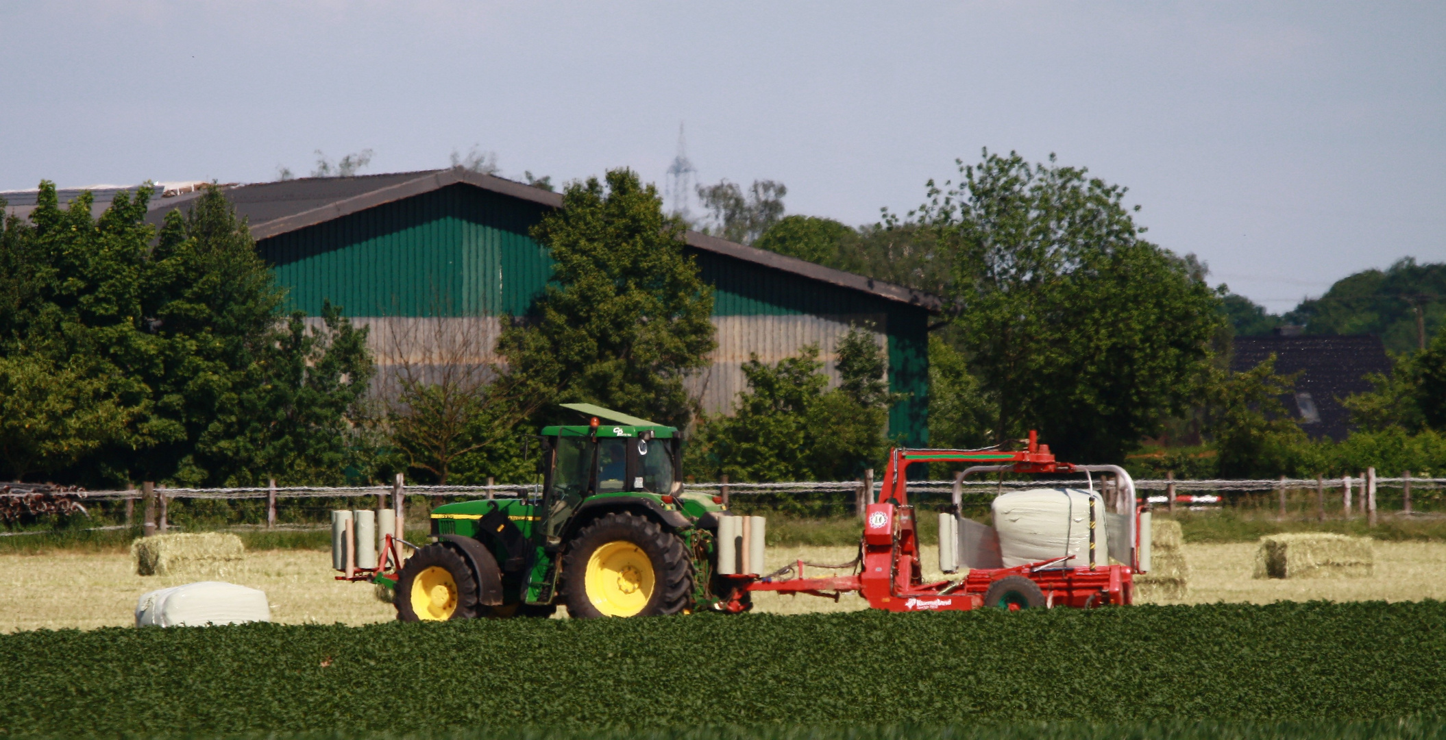 John Deere im Heueinsatz